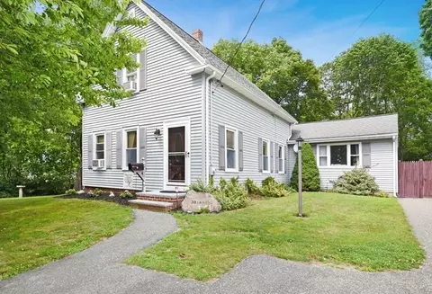 39 Grove St, Rockland, MA 02370