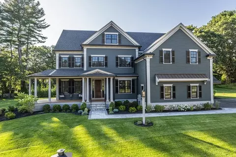 7 Tuttle Ln, Lynnfield, MA 01940