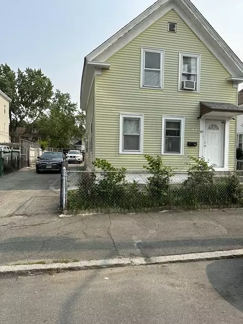109 Farnham St, Lawrence, MA 01843