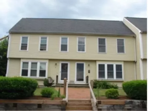 25 2nd Ave #2, North Attleboro, MA 02760