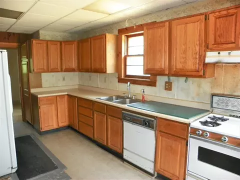 70 Rice St, Athol, MA 01331 photo 7
