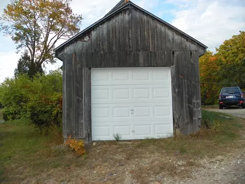 70 Rice St, Athol, MA 01331 photo 2