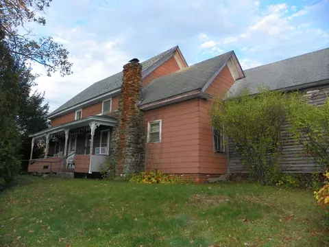 70 Rice St, Athol, MA 01331
