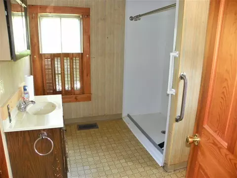 70 Rice St, Athol, MA 01331 photo 11