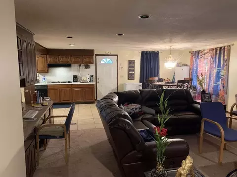 100 Harmon Ave, Springfield, MA 01118 photo 5