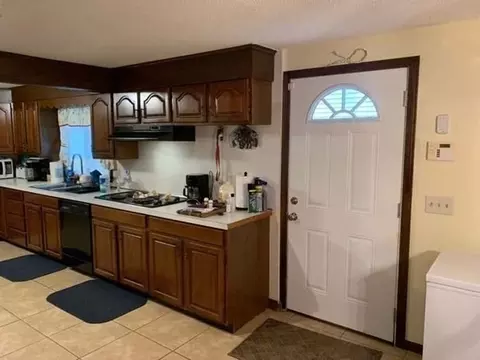 100 Harmon Ave, Springfield, MA 01118 photo 14