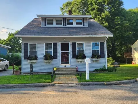 50 Seneca St, Fitchburg, MA 01420