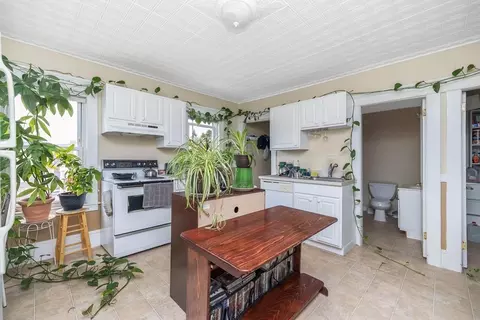 591 Grattan St, Chicopee, MA 01020 photo 22