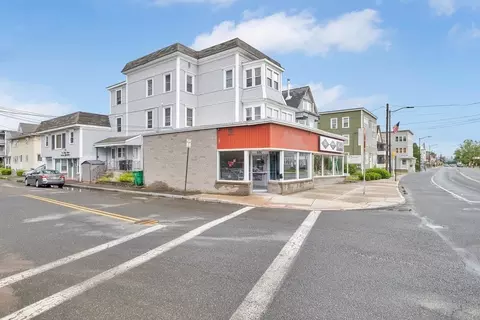 591 Grattan St, Chicopee, MA 01020 photo 4