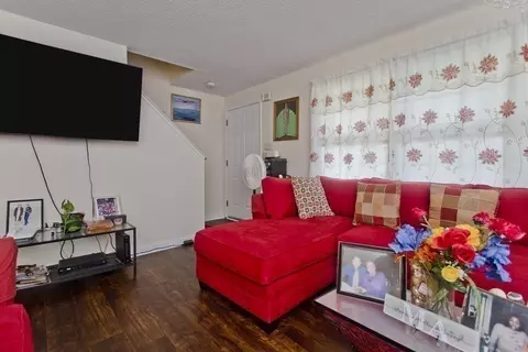 91 Glenmore St, Springfield, MA 01129 photo 9