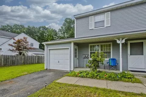 91 Glenmore St, Springfield, MA 01129