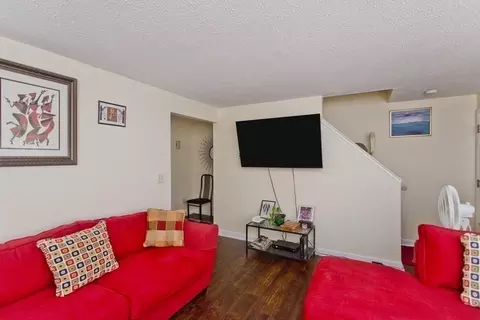 91 Glenmore St, Springfield, MA 01129 photo 7