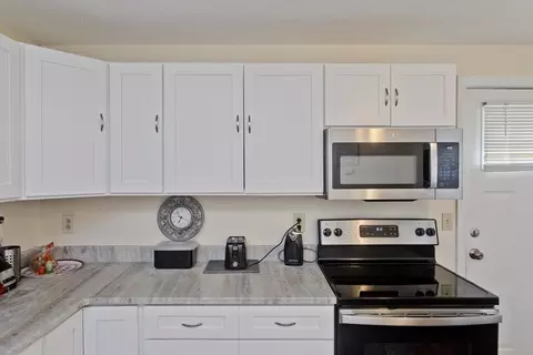 91 Glenmore St, Springfield, MA 01129 photo 11
