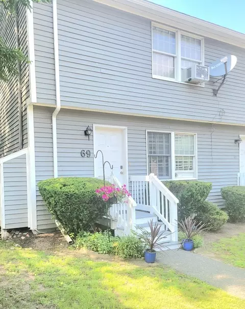 69 Fuller St #69, Boston, MA 02124