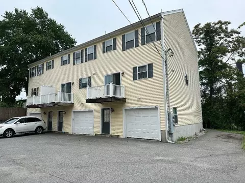 22 Wiggin St #4, Lowell, MA 01854