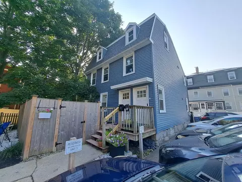 46 12 Essex St, Salem, MA 01970