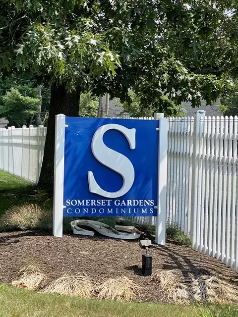450 Somerset Ave #708, Taunton, MA 02780