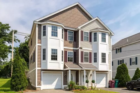 81 Manchester St #B, Lowell, MA 01852