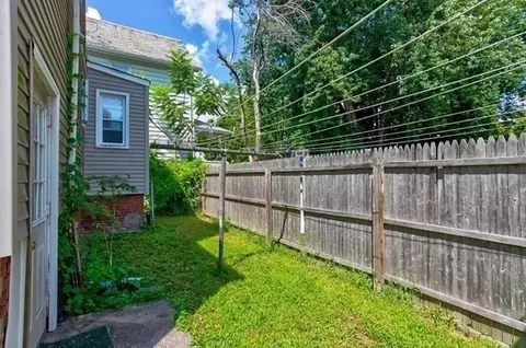 49 Elm St, Chicopee, MA 01013 photo 8