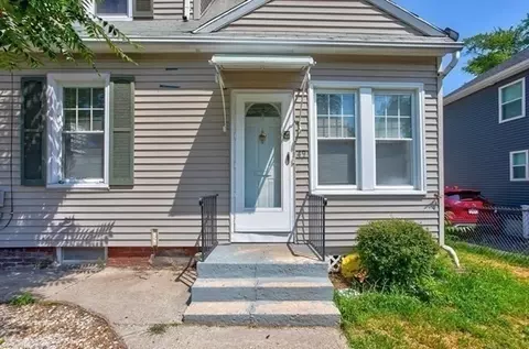 49 Elm St, Chicopee, MA 01013 photo 4