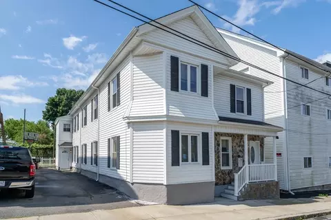 17 Downing St, Fall River, MA 02723 photo 2
