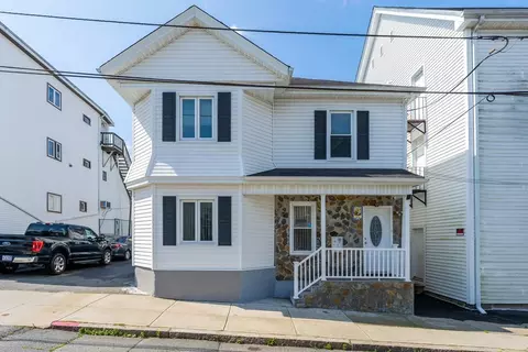 17 Downing St, Fall River, MA 02723 photo 1