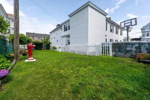 17 Downing St, Fall River, MA 02723 photo 6