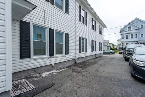 17 Downing St, Fall River, MA 02723 photo 4