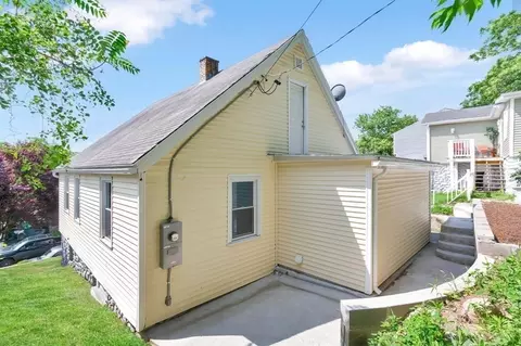 39 Chilmark St, Worcester, MA 01604 photo 5