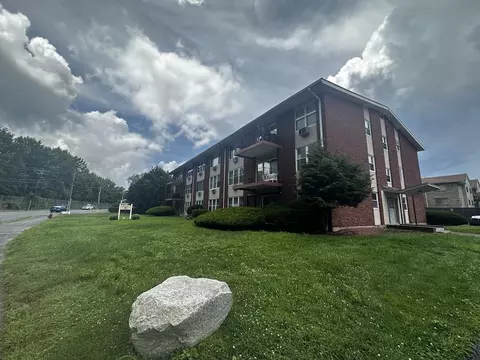 977 Westford St #8, Lowell, MA 01851