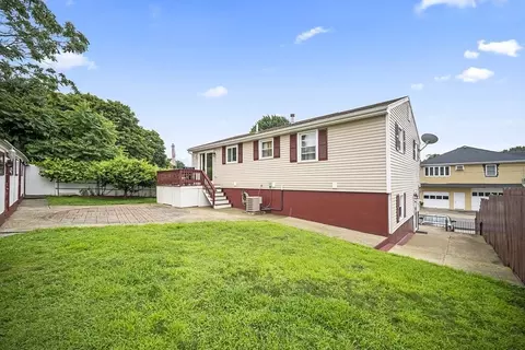 44 Judson St, Fall River, MA 02721 photo 3