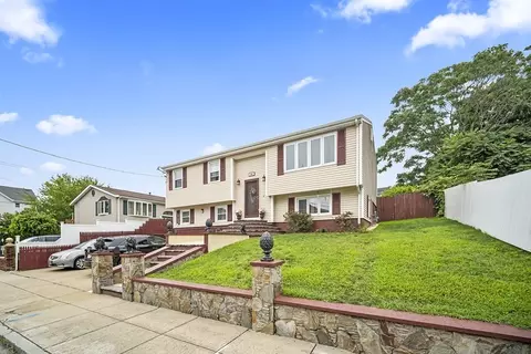 44 Judson St, Fall River, MA 02721