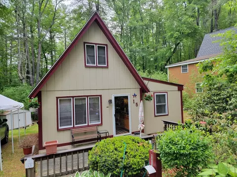 15 Primrose Rd, Barre, MA 01005