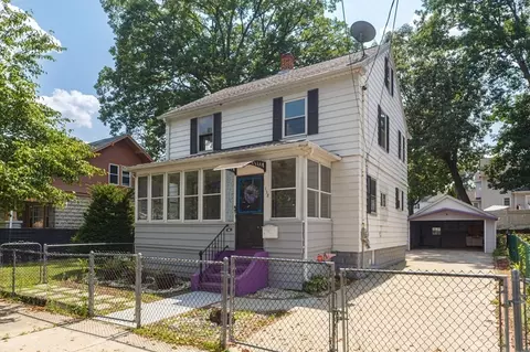 138 Groveland St, Springfield, MA 01108