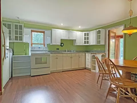 109 North St, Erving, MA 01344 photo 9