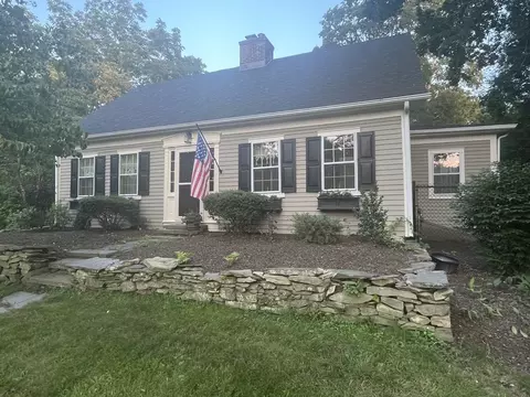 376 Tremont St, Taunton, MA 02780