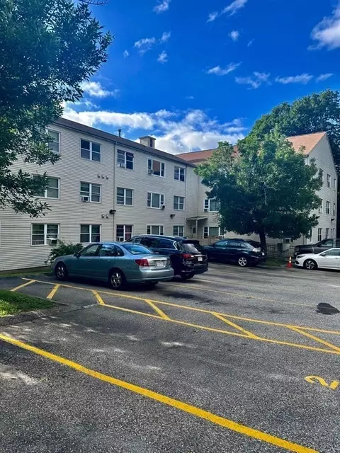 5 E Kendall St #2H, Worcester, MA 01605