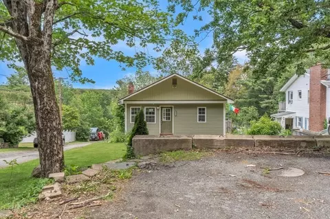 92 Stafford Holland Rd, Wales, MA 01081