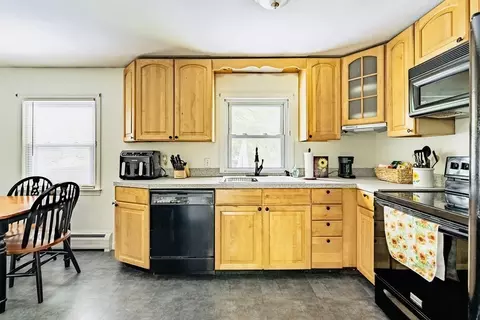 52 Embassy Rd, Springfield, MA 01119 photo 12
