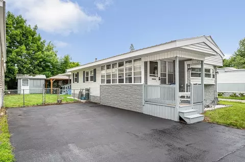 208 New Yorker Ave, Chelmsford, MA 01824