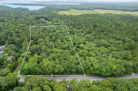8 Meshacket Wood Rd, Edgartown, MA 02539