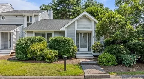 50 Alcott Cir #50, Taunton, MA 02780