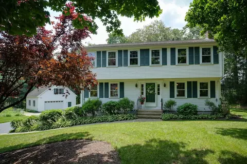 7 Pine Hill Dr, Walpole, MA 02081