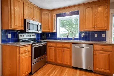 7 Pine Hill Dr, Walpole, MA 02081 photo 12