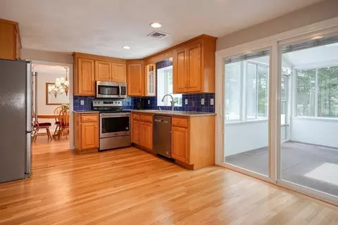 7 Pine Hill Dr, Walpole, MA 02081 photo 10
