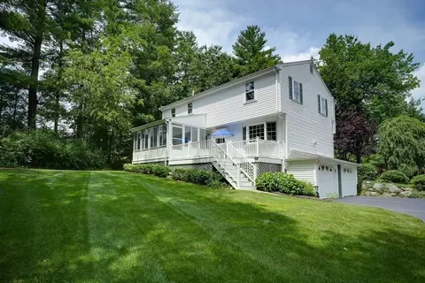 7 Pine Hill Dr, Walpole, MA 02081 photo 3