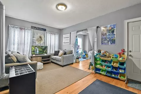 2 View St, Worcester, MA 01610 photo 11