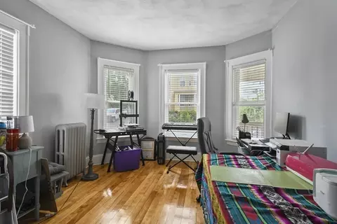 2 View St, Worcester, MA 01610 photo 4