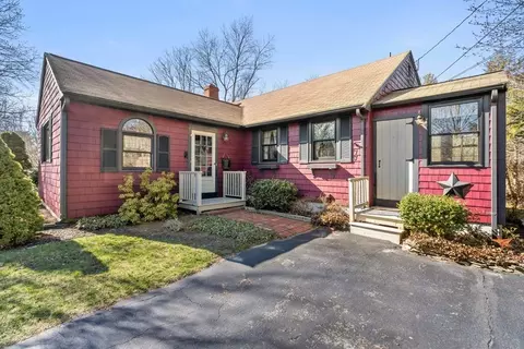 73 Auburn St, Whitman, MA 02382