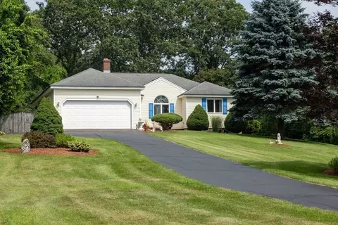 117 Northboro Rd, Southborough, MA 01772